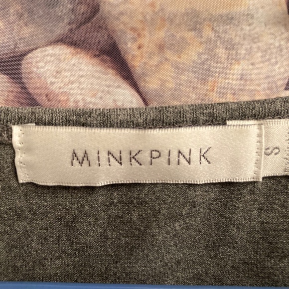 Mink Pink - grey Wolf print top -  size Small - Picture 4 of 5